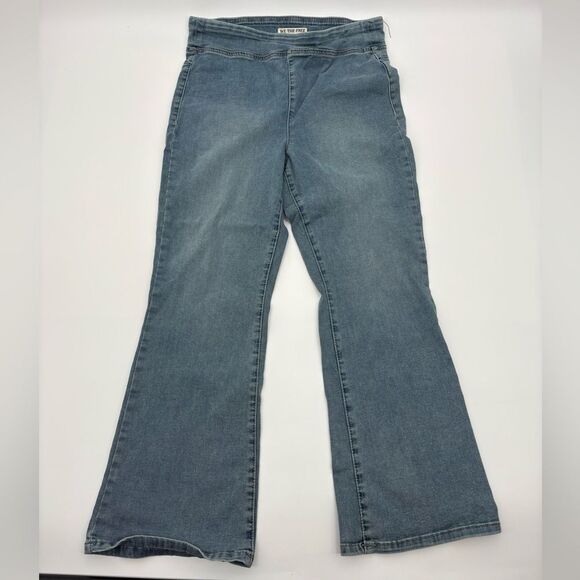 Free people | Blue Flare in my feelings mid rise cropped Jeans | large - Picture 1 of 7
